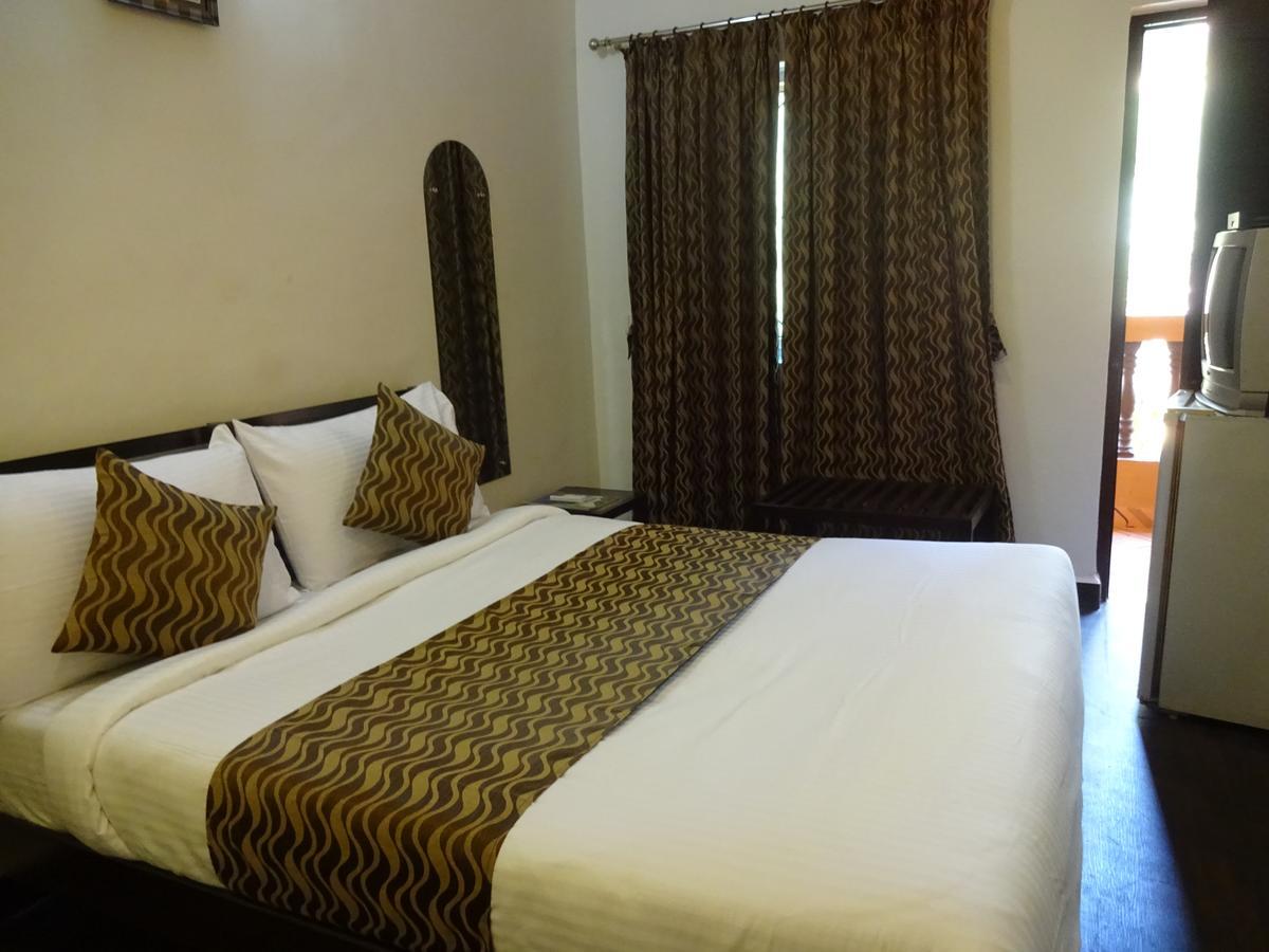 Hotel Sai Baga Bagian luar foto