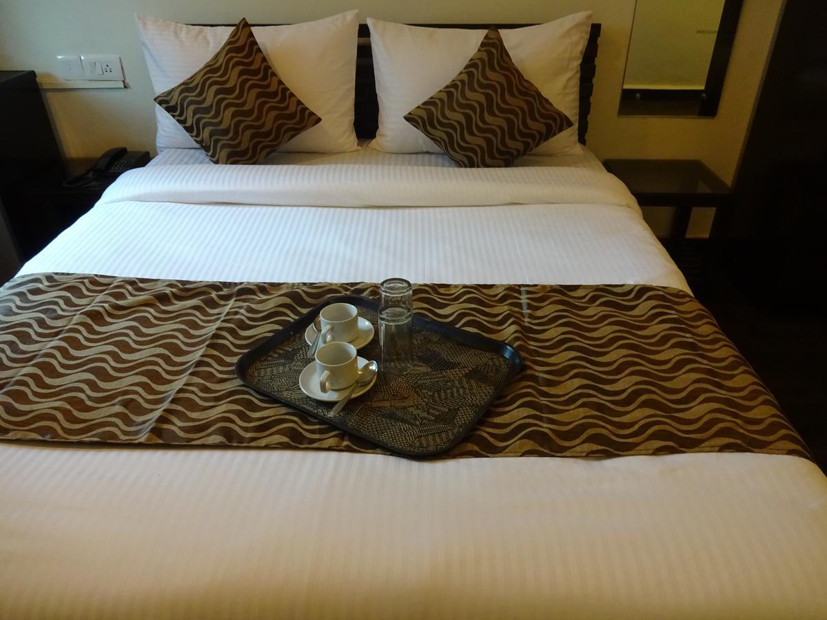 Hotel Sai Baga Bagian luar foto