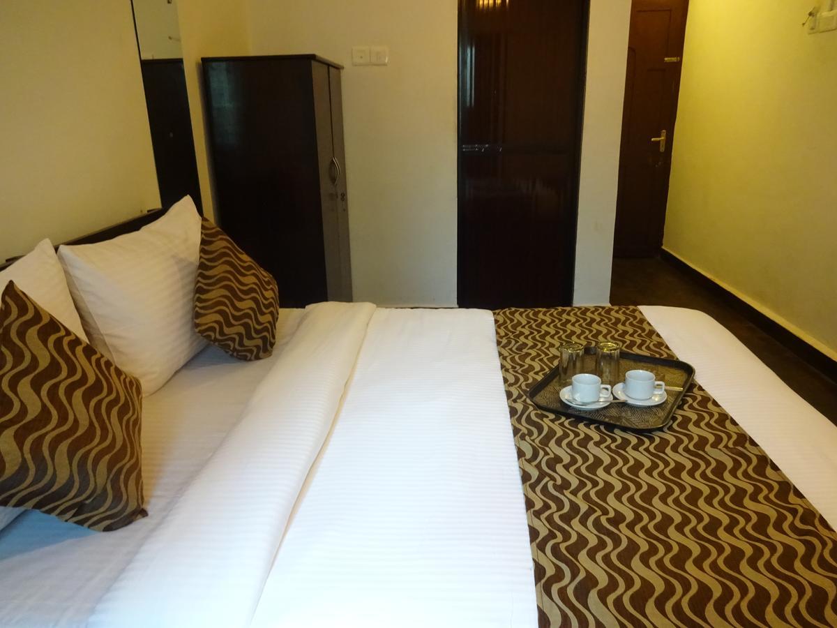 Hotel Sai Baga Bagian luar foto